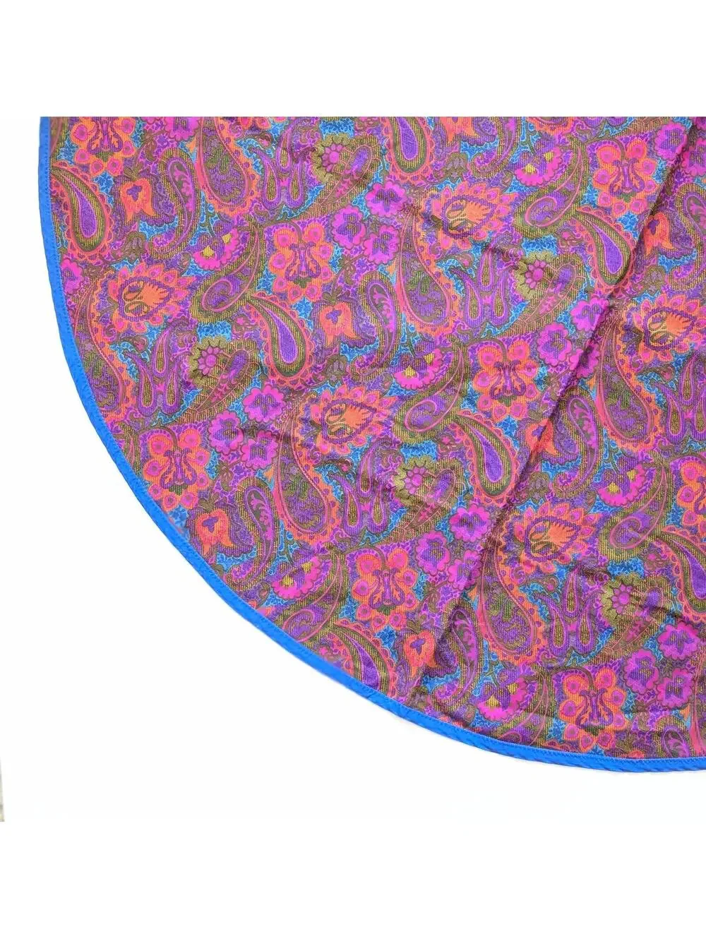 Vintage Oblong Tablecloth with Vivid Paisley Pattern